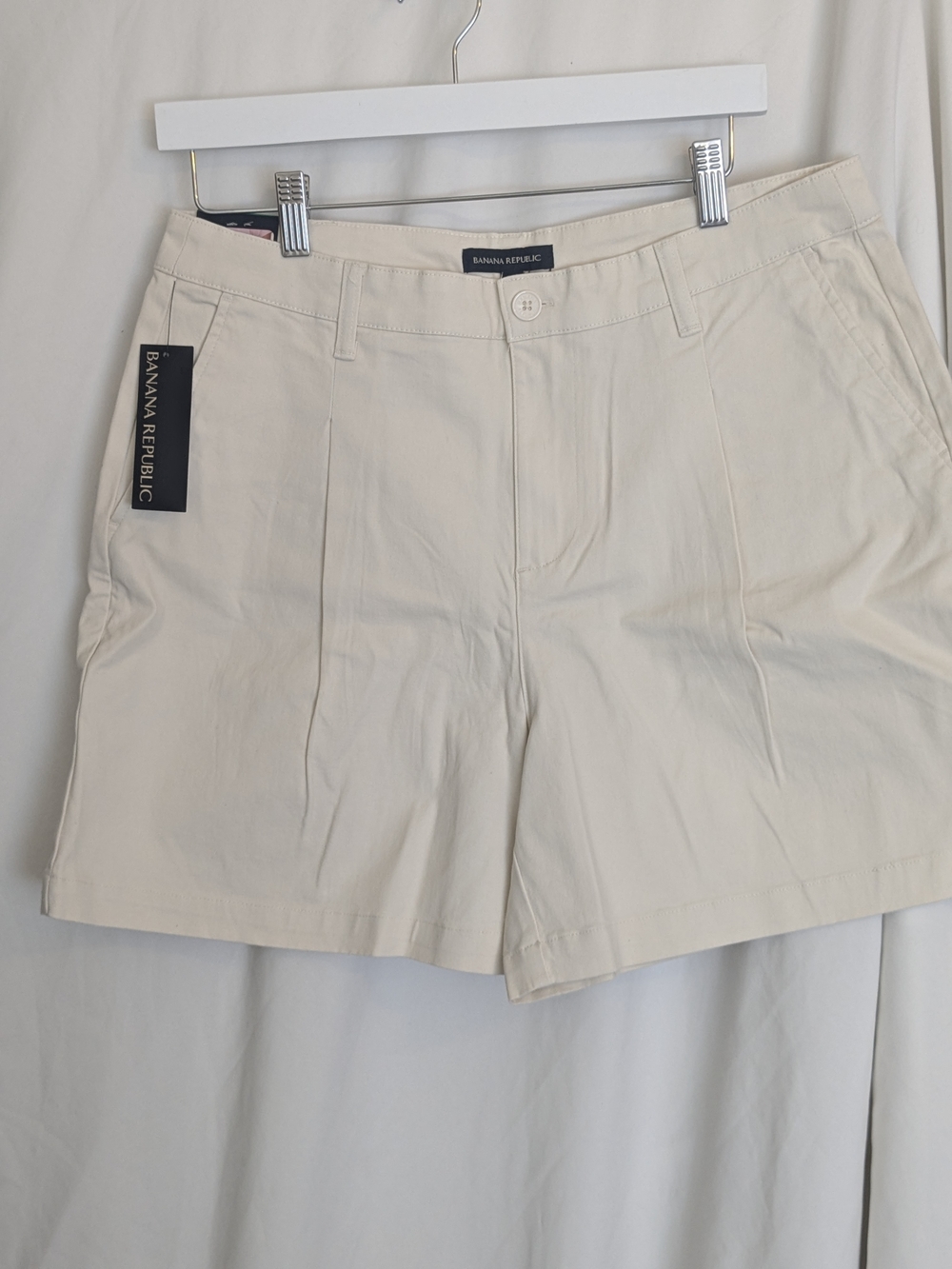 Banana Republic NWT Pleated Front Shorts Size 12 Tan High Rise Tailored Summer